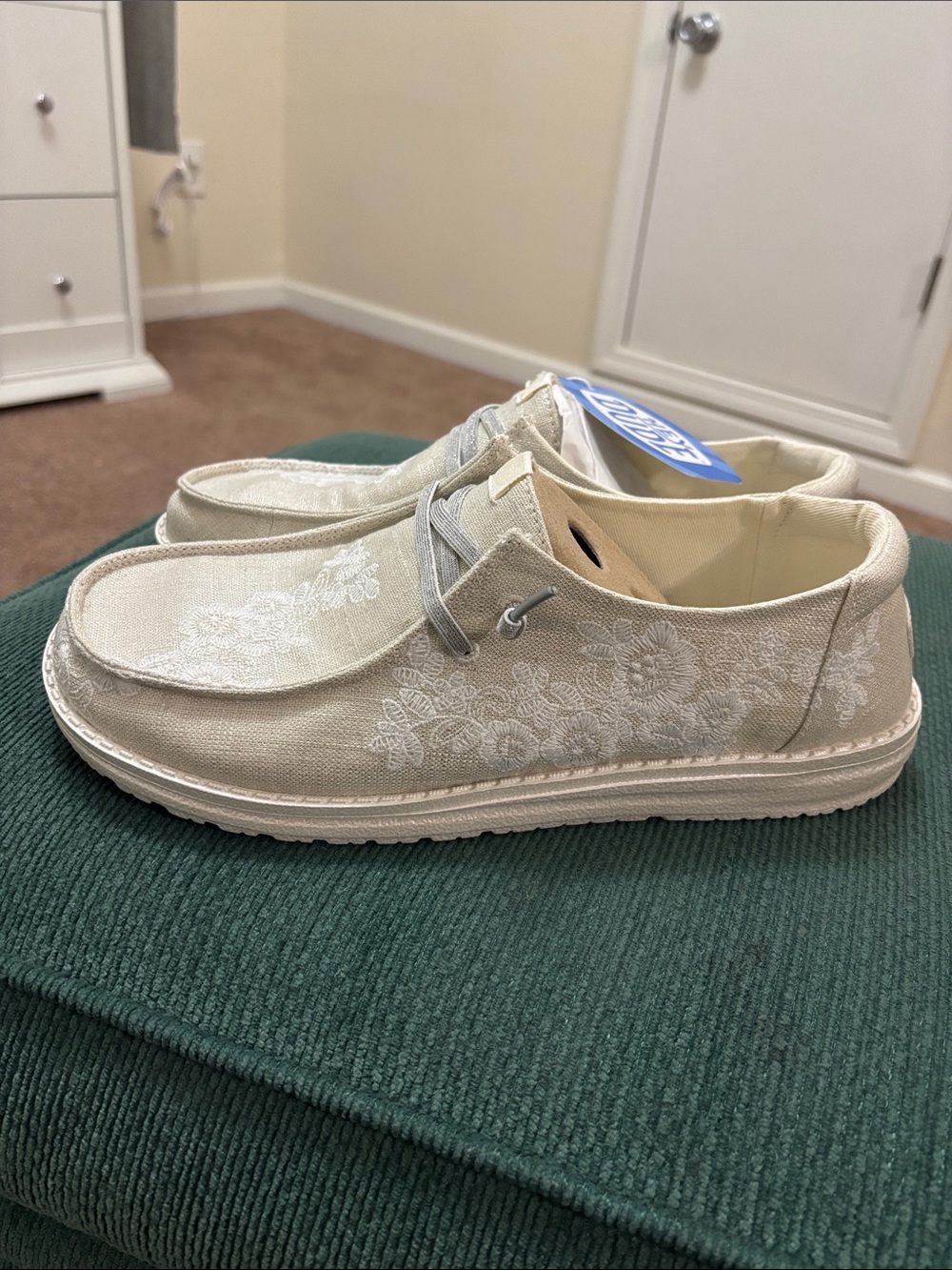 Hey Dude Women’s Wendy Floral Lace size 12